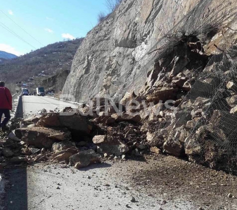 Движението по път II 16 Зверино Елисейна при км 19