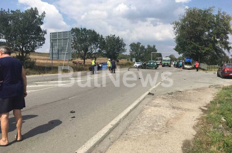 Тежка катастрофа блокира преди минути входа на Монтана по посока