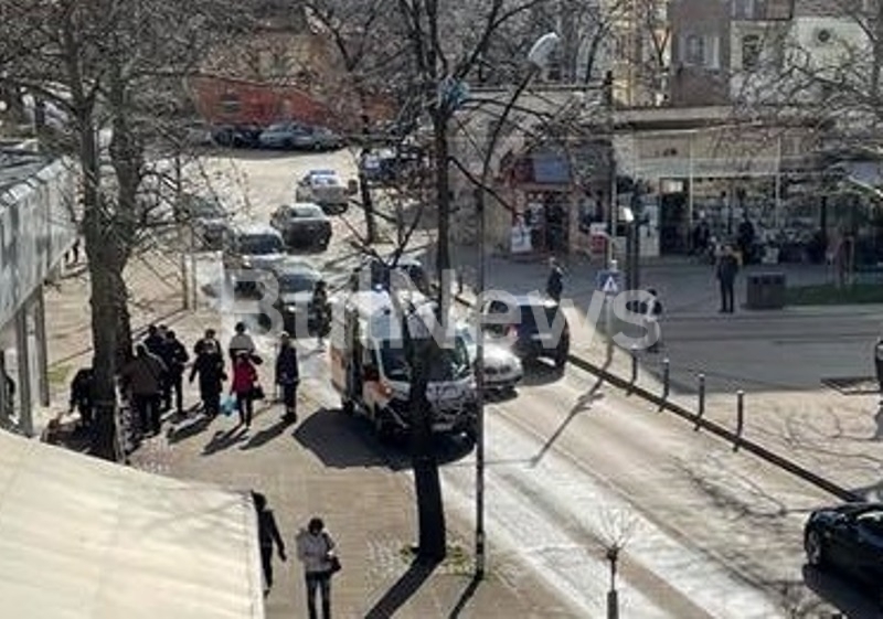 Линейка долетя в центъра на Враца заради пострадал човек, видя