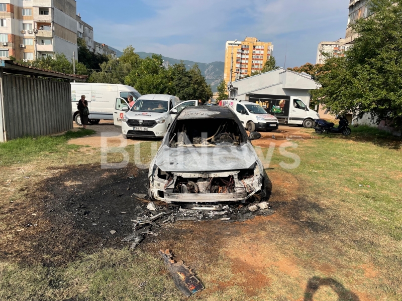 Горяла е колата на акушерка във Враца научи агенция BulNews Огънят