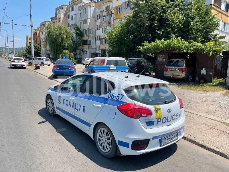 Полицаи са хванали пиян автоинструктор зад волана във Враца, видя