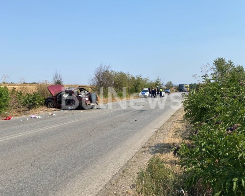 Тежка катастрофа е станала между лек автомобил Фолксваген и джип