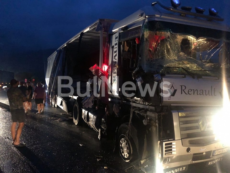 Тежка катастрофа е станала преди минути на международния път Е