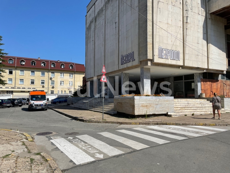 Човек е припаднал пред данъчното във Враца видя само репортер