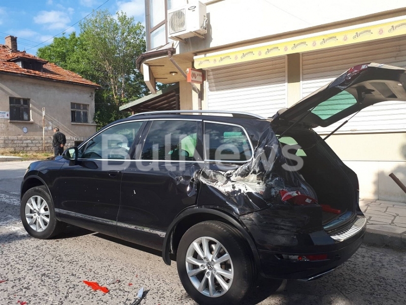 Тежка катастрофа стана преди минути във врачанското село Баница видя