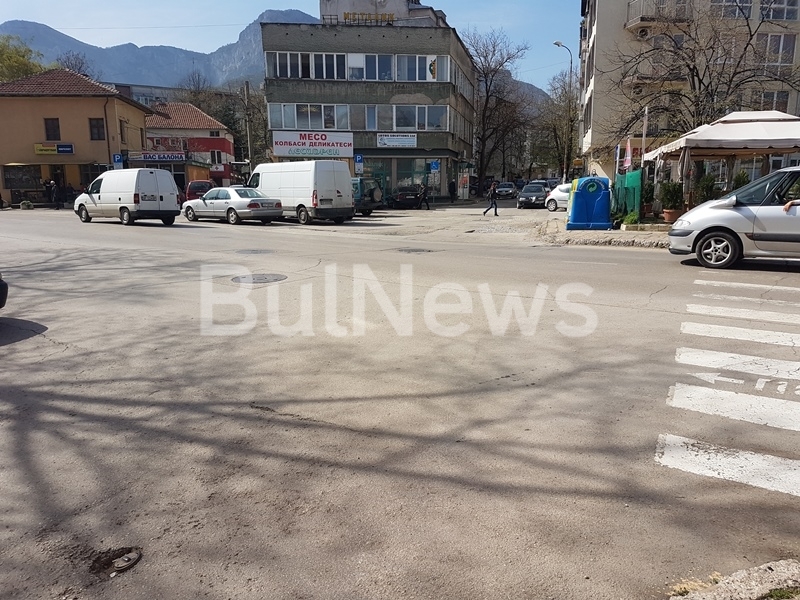 Самоделна бомба с болтове е била взривена в центъра на