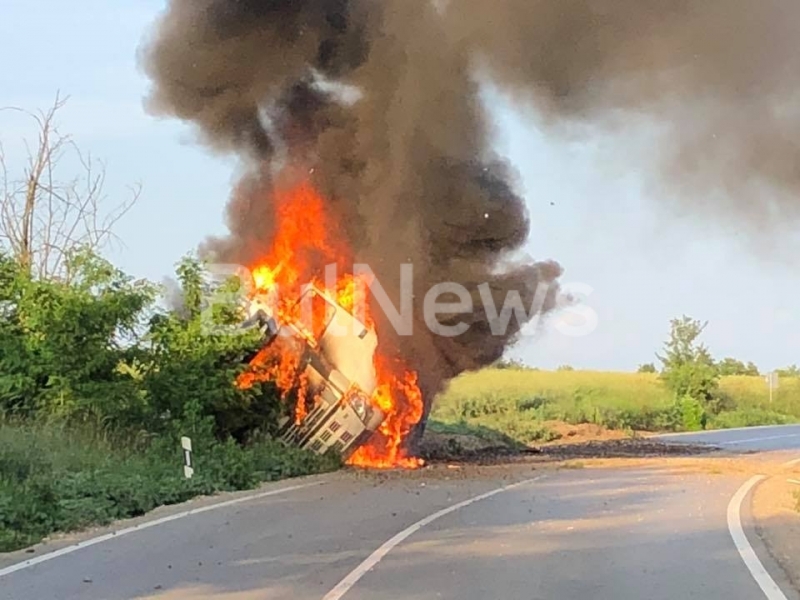 ТИР е катастрофирал на международния път Е 79 между Ружинци и