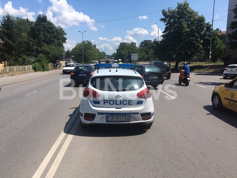 Две коли са се ударили на един от най натоварените булеварди
