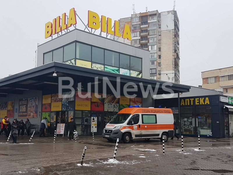 Линейка с включени светлинни и звукови сигнали прелетя из центъра