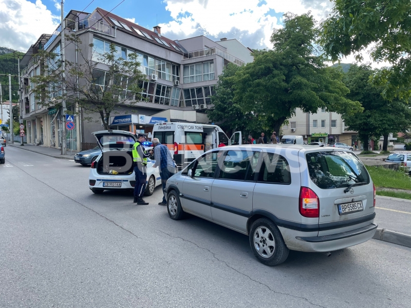 Лек автомобил помете дете на пешеходна пътека във Враца видя