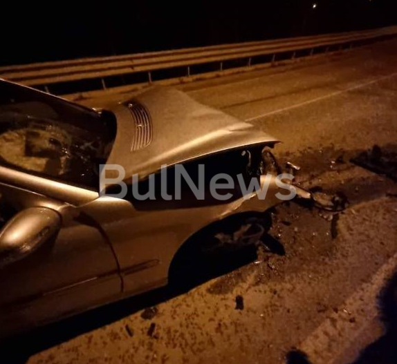 Среднощно меле! Четирима пострадаха в тежка катастрофа до „Чайка“ във ...