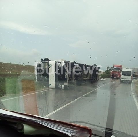 Тежка катастрофа е станала преди минути на международния път Е 79