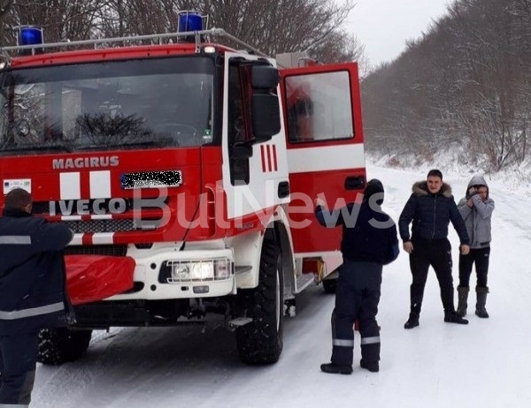 Натоварен ден са имали екипите на районната служба за пожарна