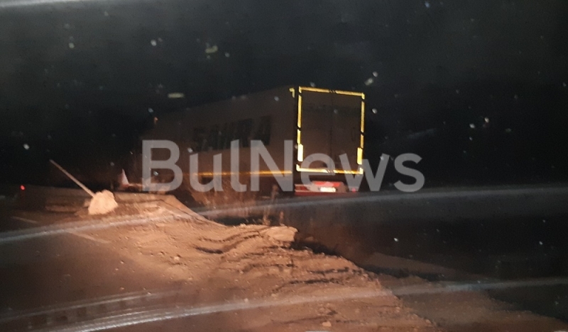 ТИР е катастрофирал рано тази сутрин на пътя между Берковица