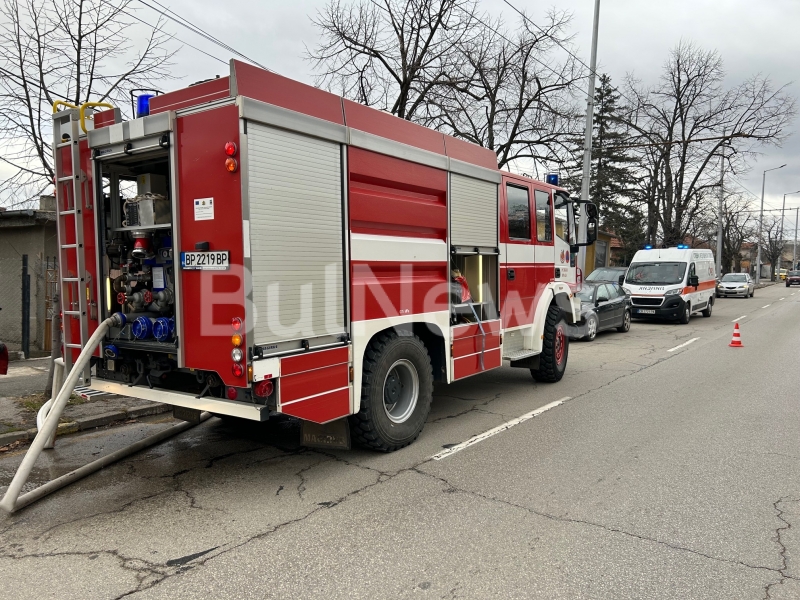 Пожар избухна в къща във Враца видя отново само репортер