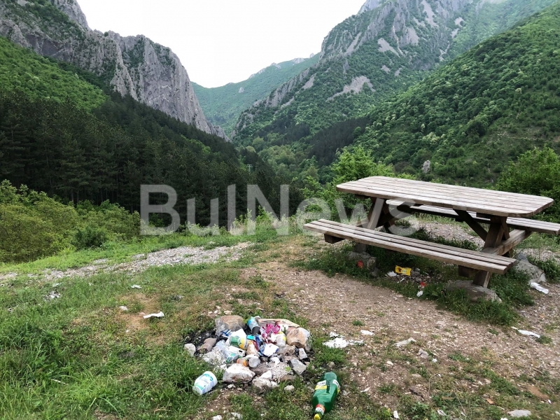 Красиво кътче във Врачанския Балкан е заринато от боклуци, алармираха