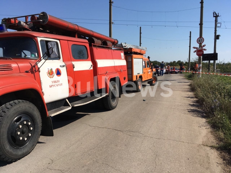 Тежък инцидент е стана преди минути на ж п прелез в