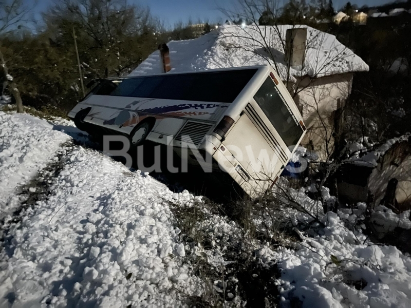 Автобус с работници на мездренския завод SEBN е катастрофирал във