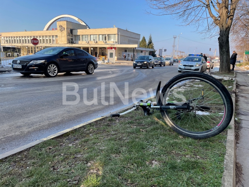 Известен млад зъболекар от Враца е блъснал велосипедистка в района