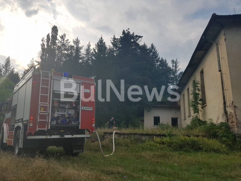 Пожар е вилнял в Лютаджик тази нощ научи ексклузивно агенция