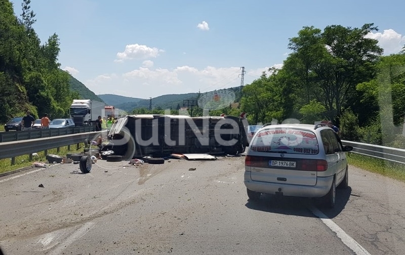 Тежка катастрофа е станала на автомагистрала „Хемус“ в посока София,