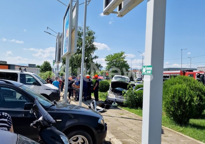 Двама души са ранени при тежката катастрофа която стана около