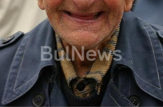 Скромна почерпка за рождения ден на дядо от Врачанско трогна