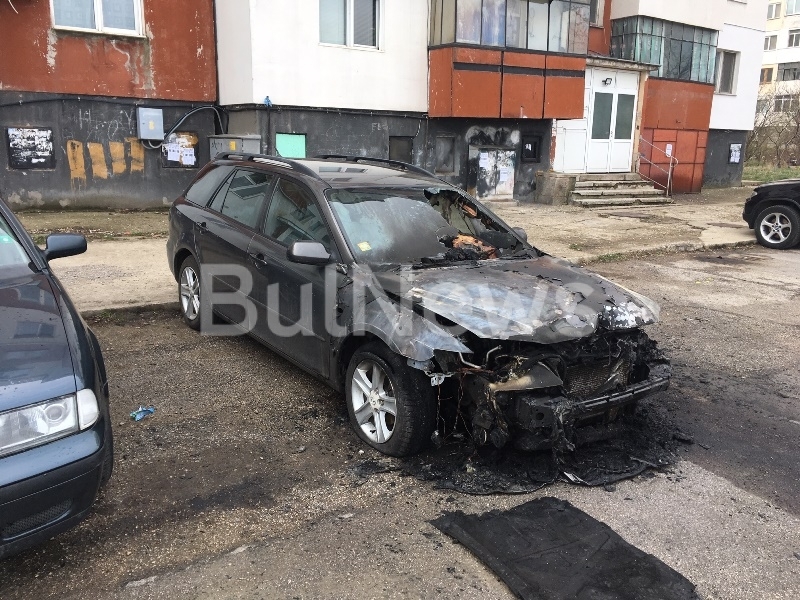 Кола е била запалена в най големия квартал на Враца