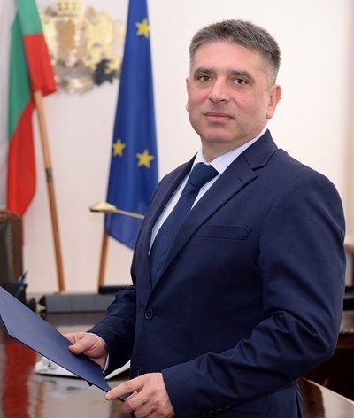 Цецка Цачева посрещна новия министър на правосъдието Данаил Кирилов Тя