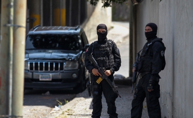 Най малко 40 души загинаха и 50 бяха ранени при бунт