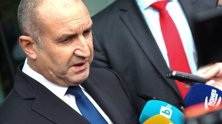 Румен Радев с нов опит да спъва властта Този път