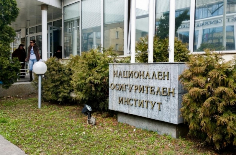 През август Националният осигурителен институт ще изплати със задна дата от