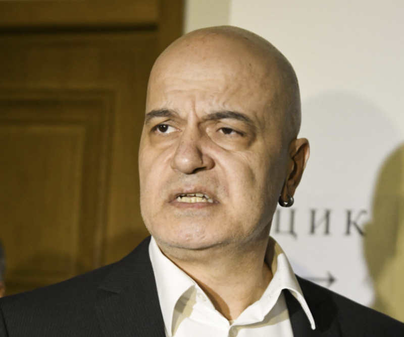 Лидерът на партията Има такъв народ Слави Трифонов няма да