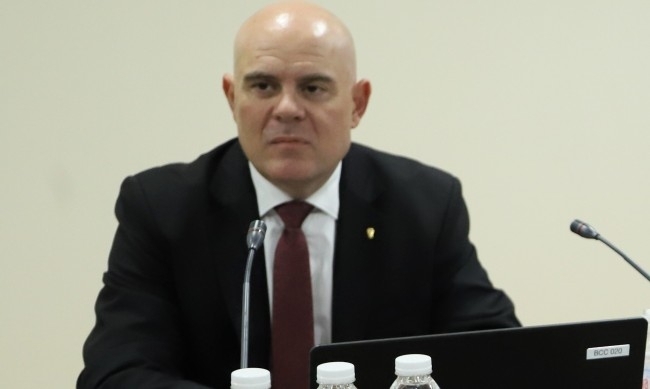 Бившия главен прокурор Иван Гешев бе привикан в Националната следствената