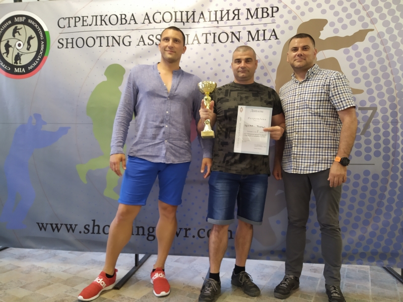 Отборът по стрелба на СК Спартак Враца при ОД на МВР