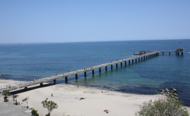 Издирвателна и спасителна акция се провежда в района на кея