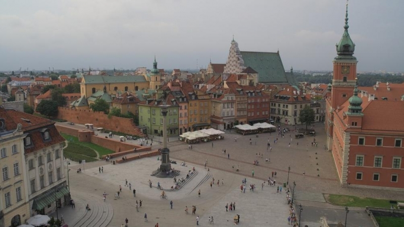 Нов закон който забранява търговията в Полша в неделни дни