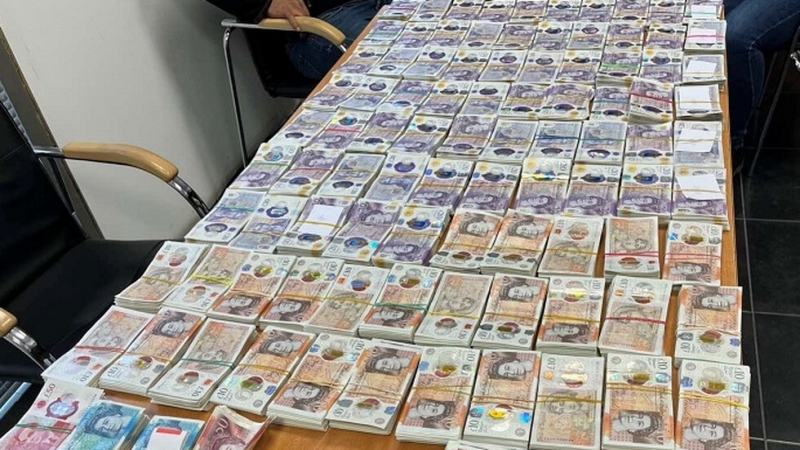 Митническите служители откриха недекларирана валута с левова равностойност 1 084