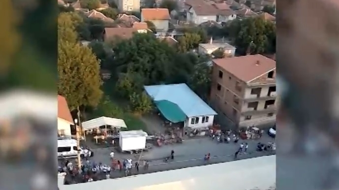 Ромска сватба на открито държа три нощи цял квартал буден