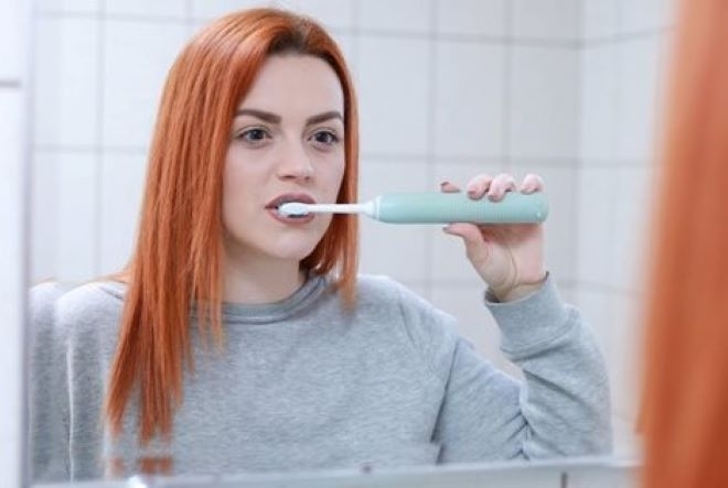 Учени установиха връзката между диетата на растителна основа и пародонтита