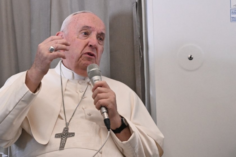 Папа Франциск обяви, че законите, криминализиращи хомосексуалните, бисексуалните и транссексуалните