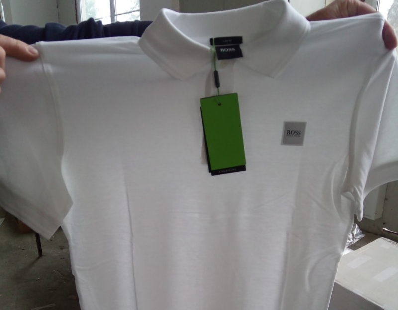 Текстилни изделия тениски суичъри и боксерки задържаха митнически служители