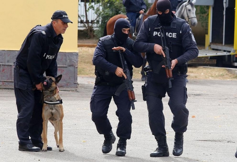 Стотици полицаи ще бъдат на крак в цялата страна за