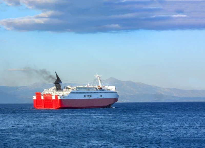 Нови правила за пътуване с ферибот до гръцките острови влизат в
