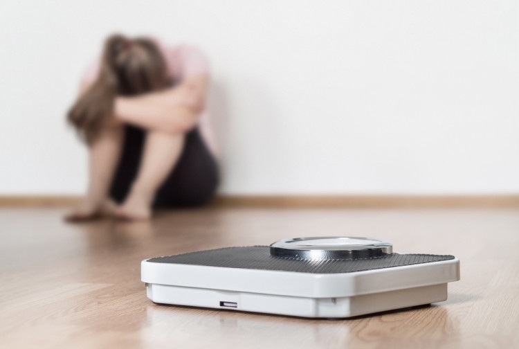 Защо някои хора трупат килограми макар че ядат много малко