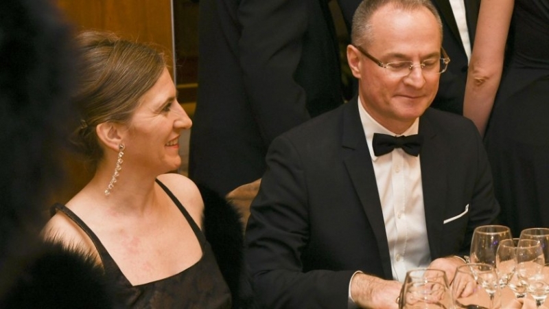 Повече от 9 месеца след забележителния си провал на президентските