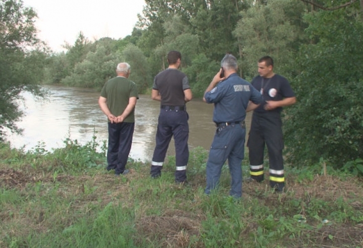 Продължава издирването на водолаза който изчезна в река Искър край
