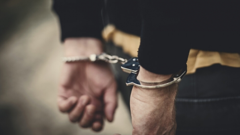 Задържаха за 72 часа трима криминално проявени за противозаконно отнемане на