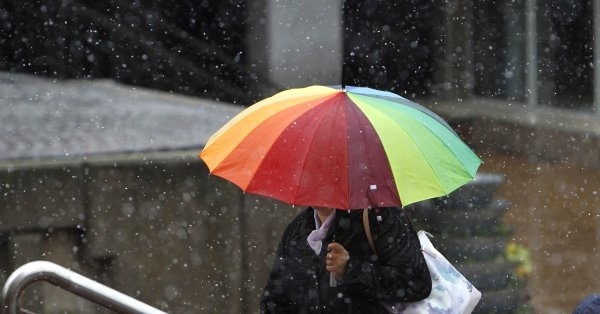 През нощта валежите в цялата страна временно ще спрат на