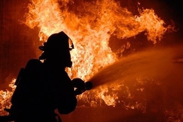 Пожар е избухнал в общежитие към бившия строителен техникум Владо Тричков